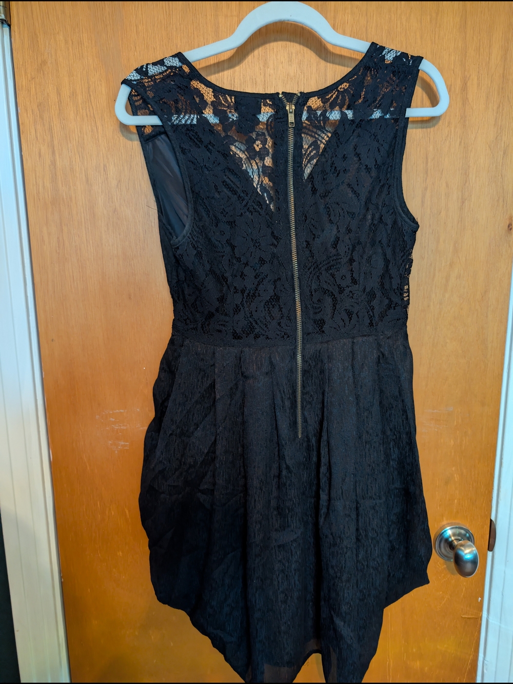 H&M Black Lace V-Neck Sleeveless Skater Dress - Picture 2 of 4